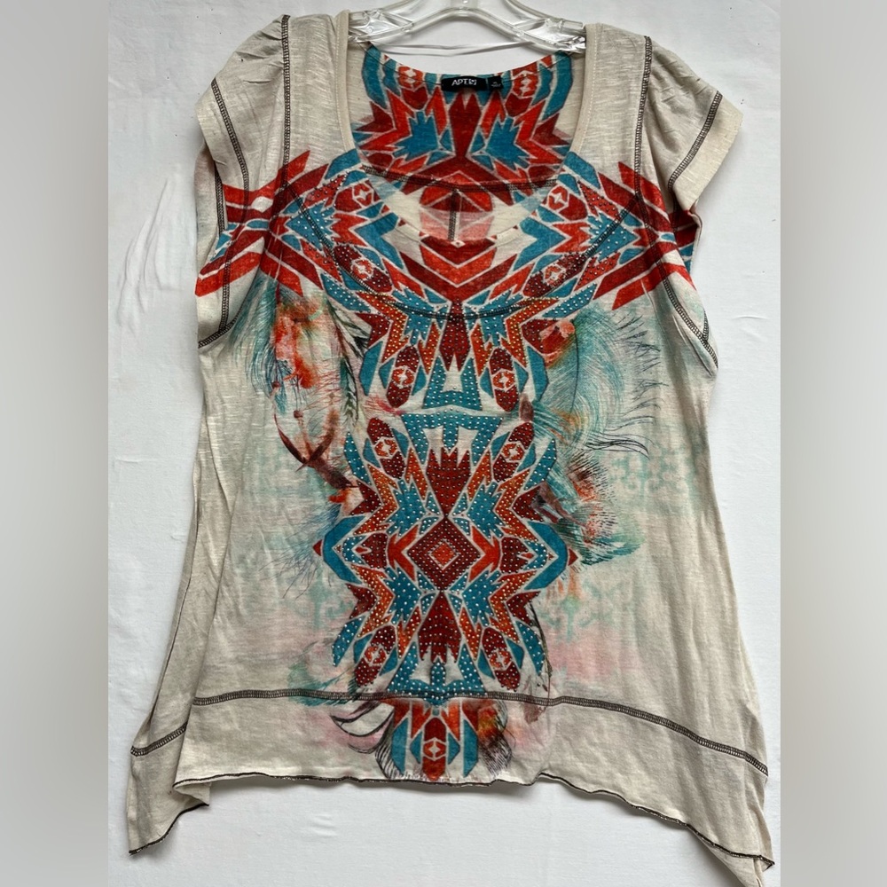 Boho Western ‘Apt. 9’ Aztec Feather Embellished Sharkbite Top XL
Southwest